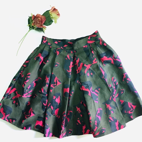 Banana Republic Dresses & Skirts - Banana Republic Floral Skirt